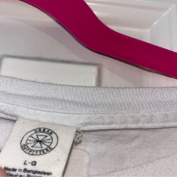 urban outfitters it’s cool to be kind shirt - Picture 6 of 6